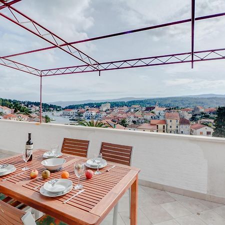 Apartment With Beautiful View And Big Terrace Vrboska Exterior photo